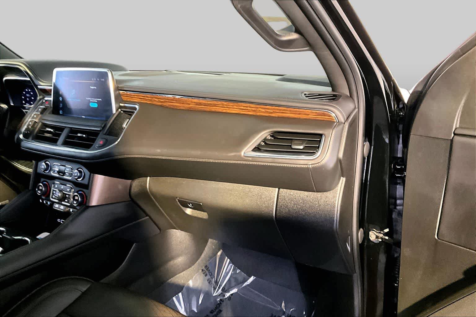 Used 2023 Chevrolet Tahoe High Country w/ Premium Package 2 AWD/4WD image 19