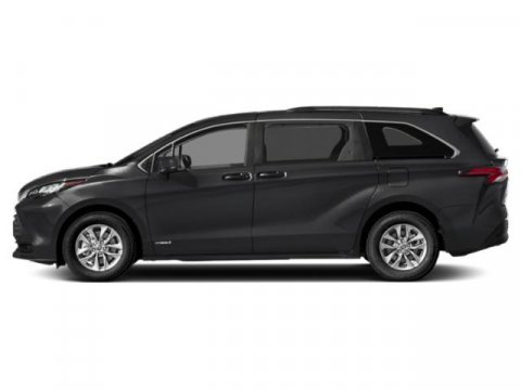 Used 2025 Toyota Sienna LE image 3