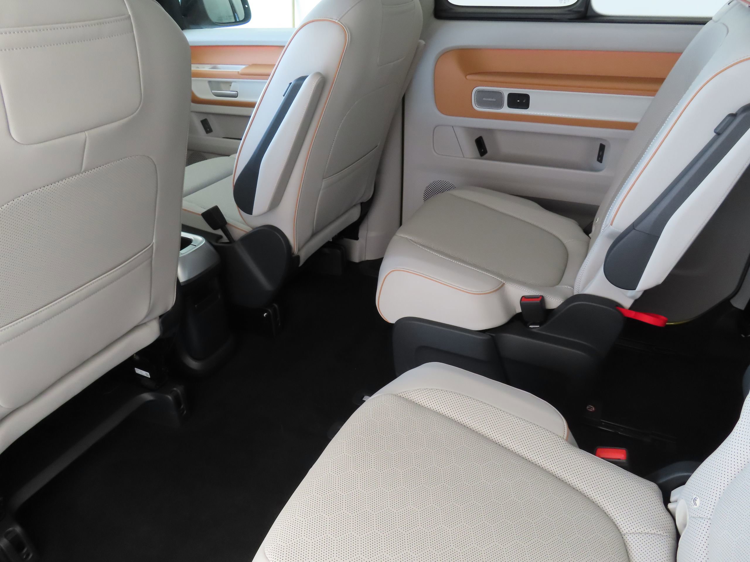 New 2025 Volkswagen ID. Buzz 1st Edition image 23