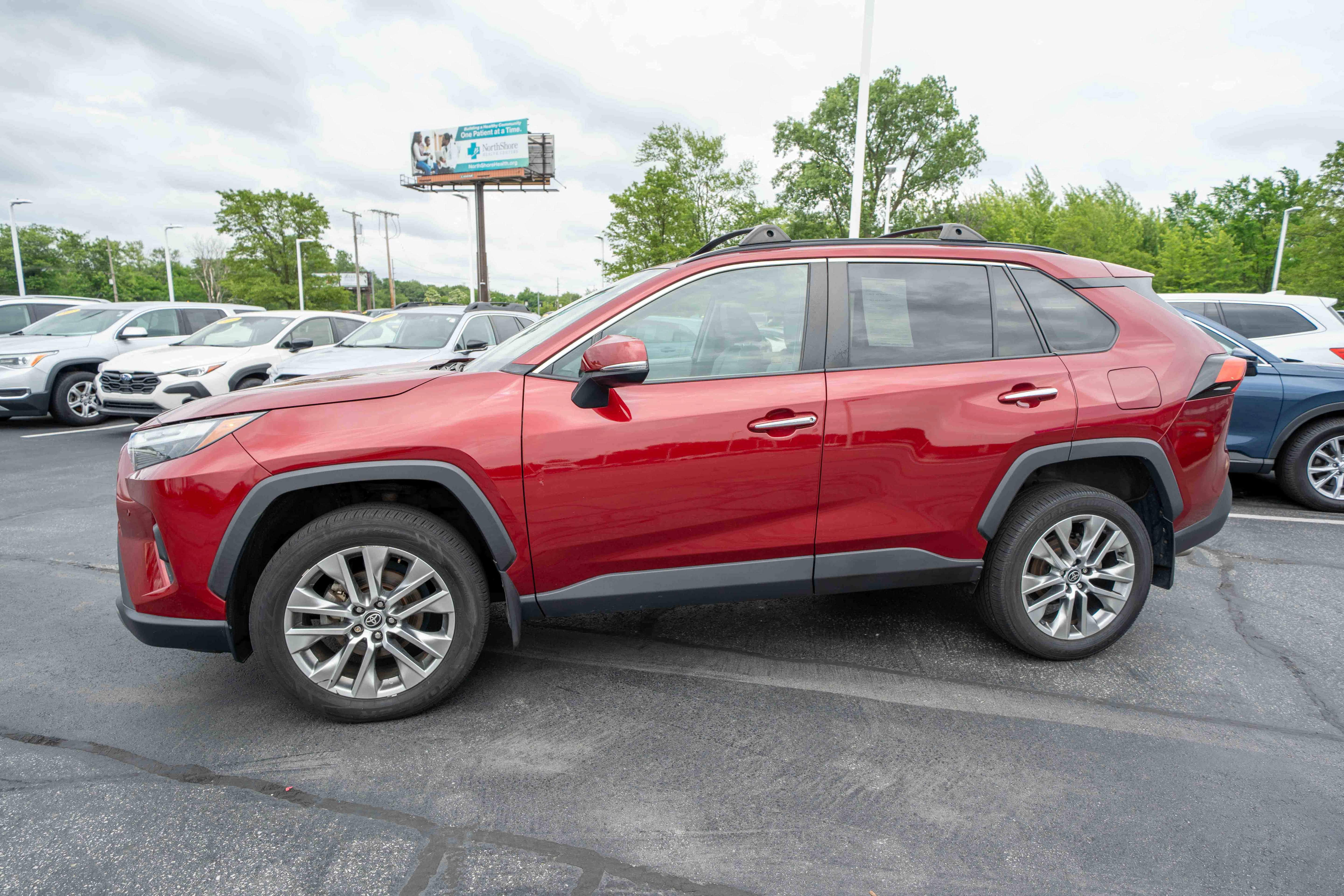 Used 2022 Toyota RAV4 Limited w/ Limited Grade Weather Package AWD/4WD image 3