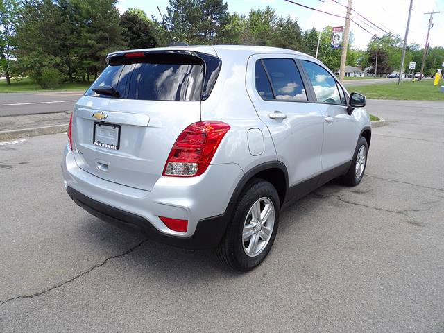 Certified 2022 Chevrolet Trax LS w/ Tint and Cruise Package AWD/4WD image 5
