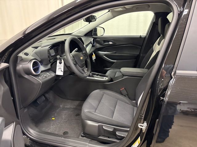New 2026 Chevrolet Trax LS w/ LS Convenience Package FWD image 15