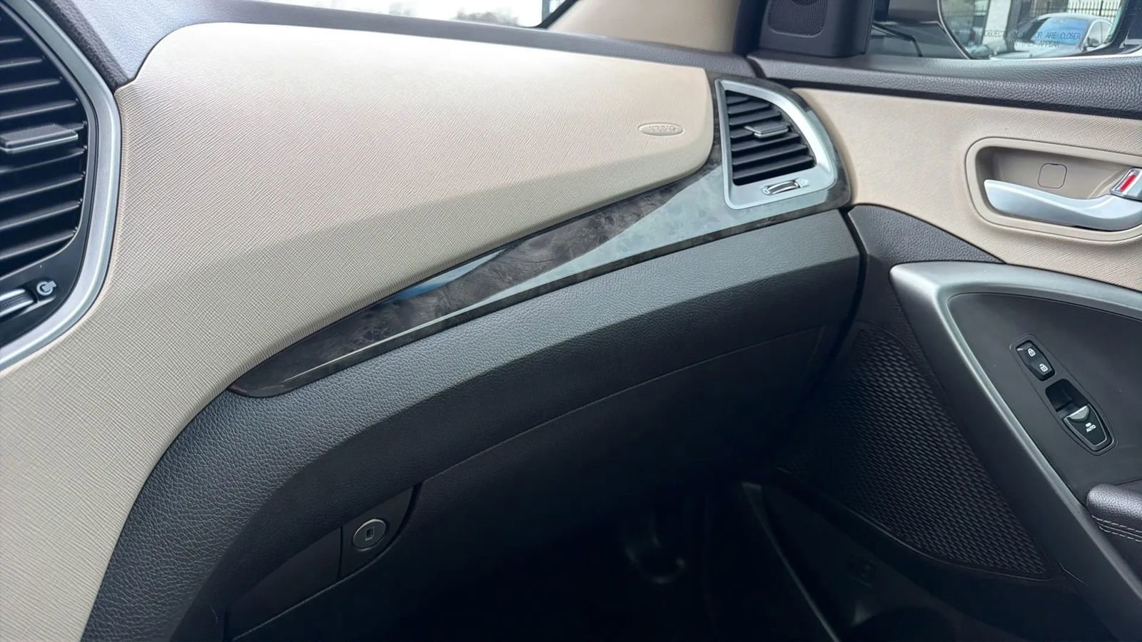 Used 2017 Hyundai Santa Fe SE image 26