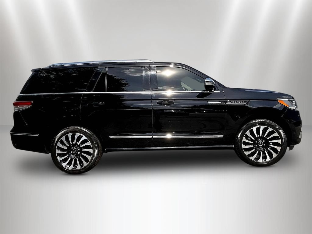 Used 2022 Lincoln Navigator Black Label AWD/4WD image 8