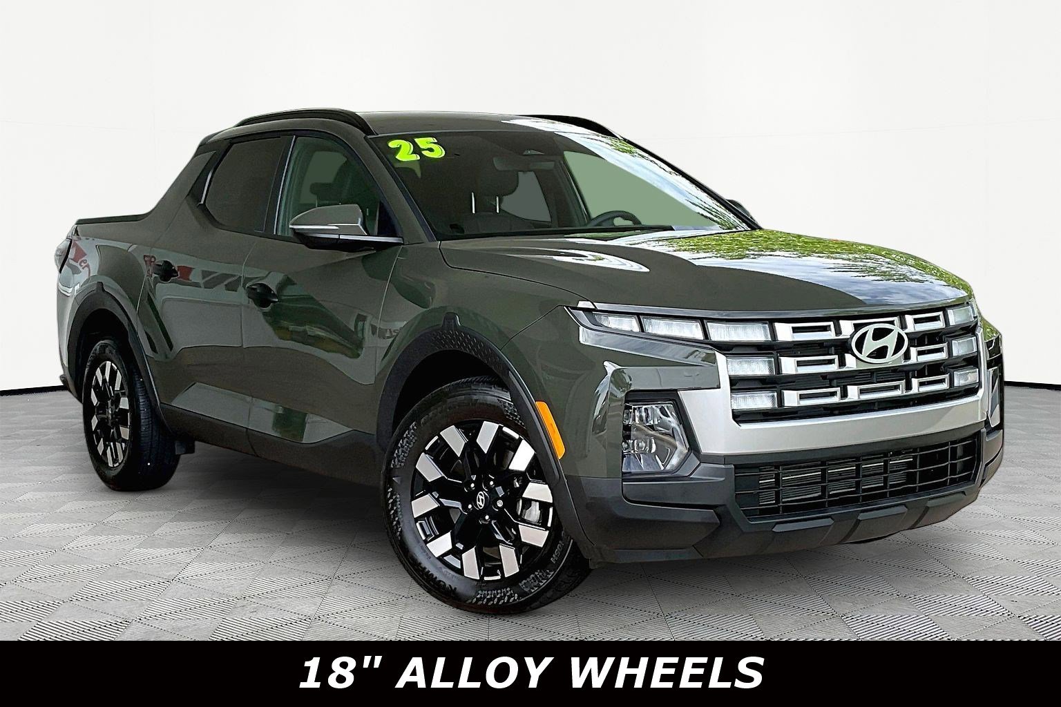 Used 2025 Hyundai Santa Cruz SEL AWD/4WD image 3