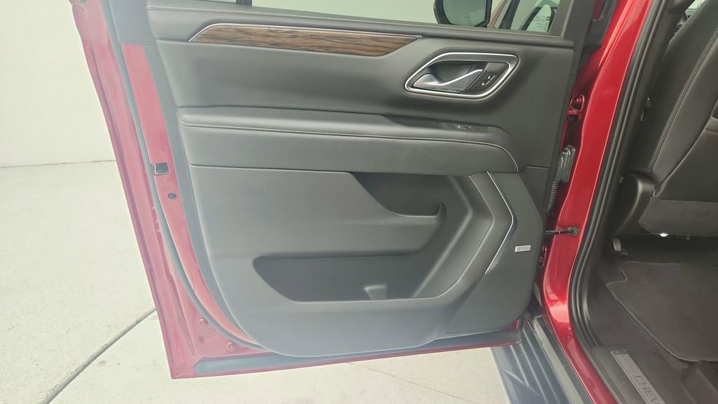 Used 2021 Chevrolet Suburban Premier image 29