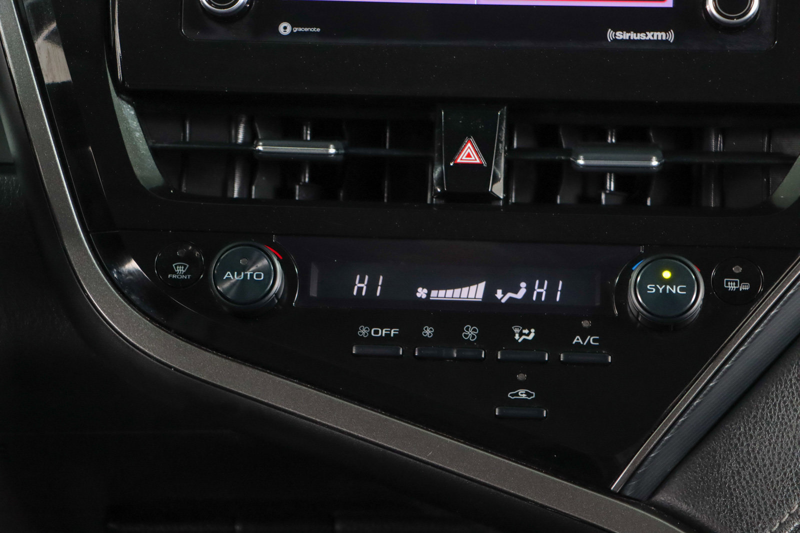 Used 2024 Toyota Camry SE w/ Cold Weather Package FWD image 20