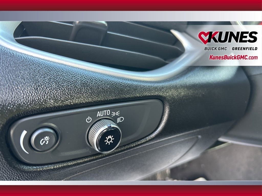 Used 2023 Chevrolet Malibu LT image 19