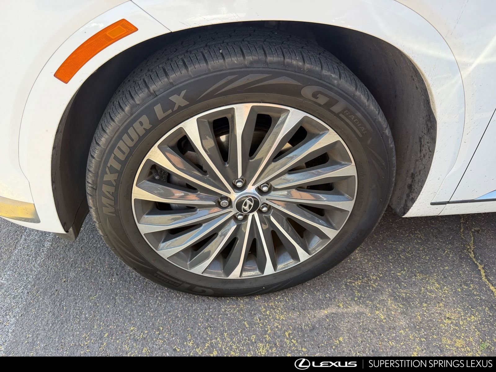 Used 2023 Hyundai Palisade Calligraphy image 6