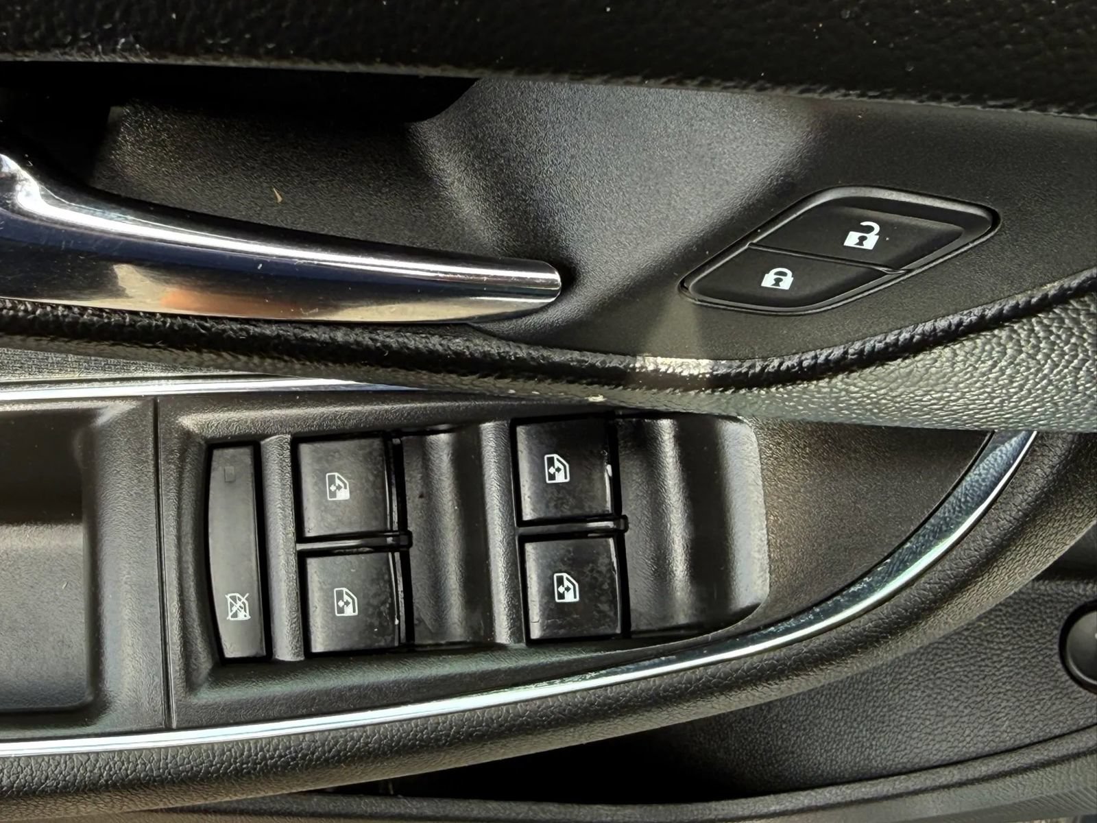 Used 2017 Chevrolet Cruze LT FWD image 14