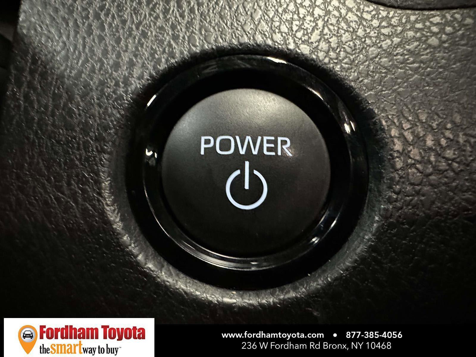 Used 2025 Toyota Camry SE image 26