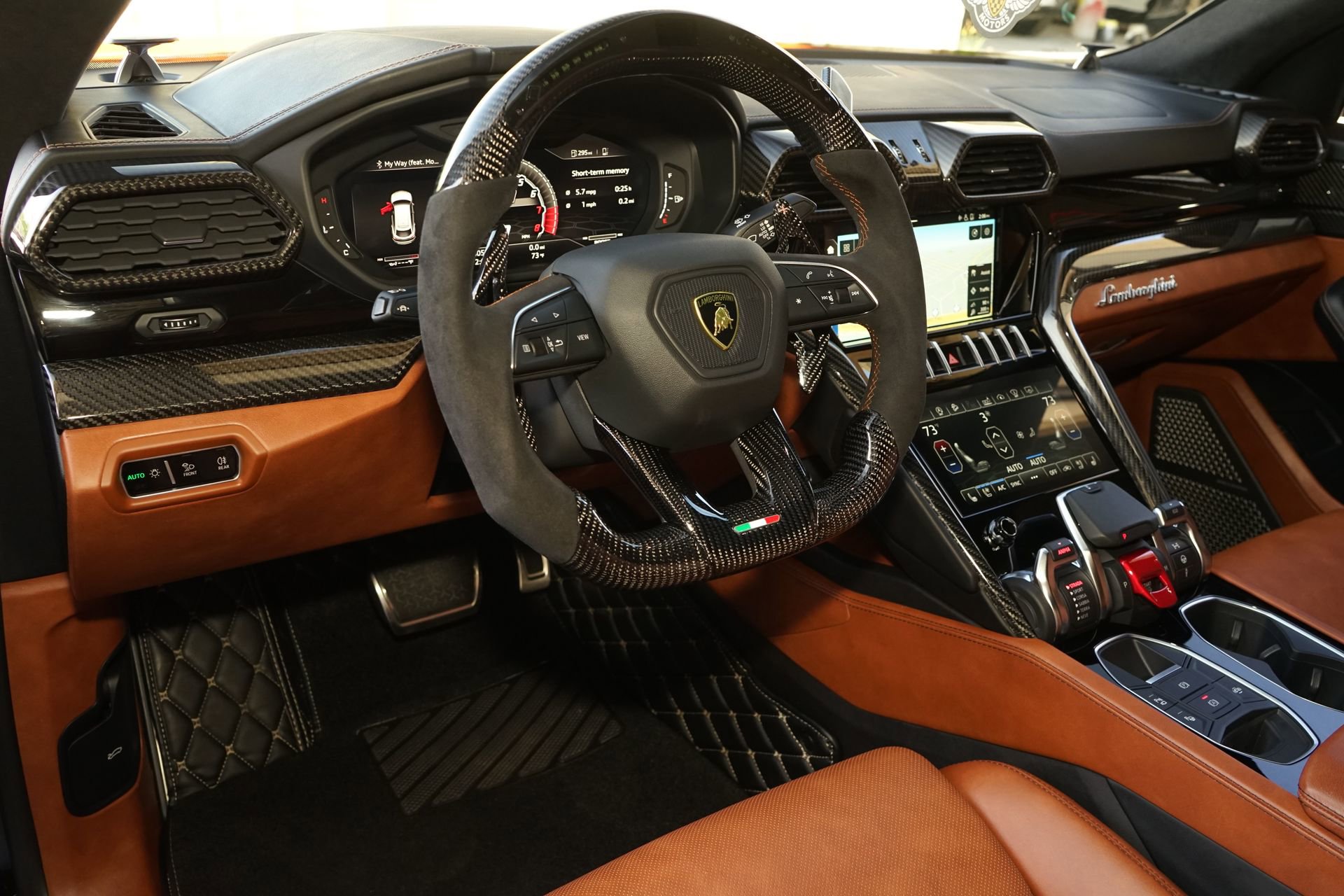 Used 2021 Lamborghini Urus image 19