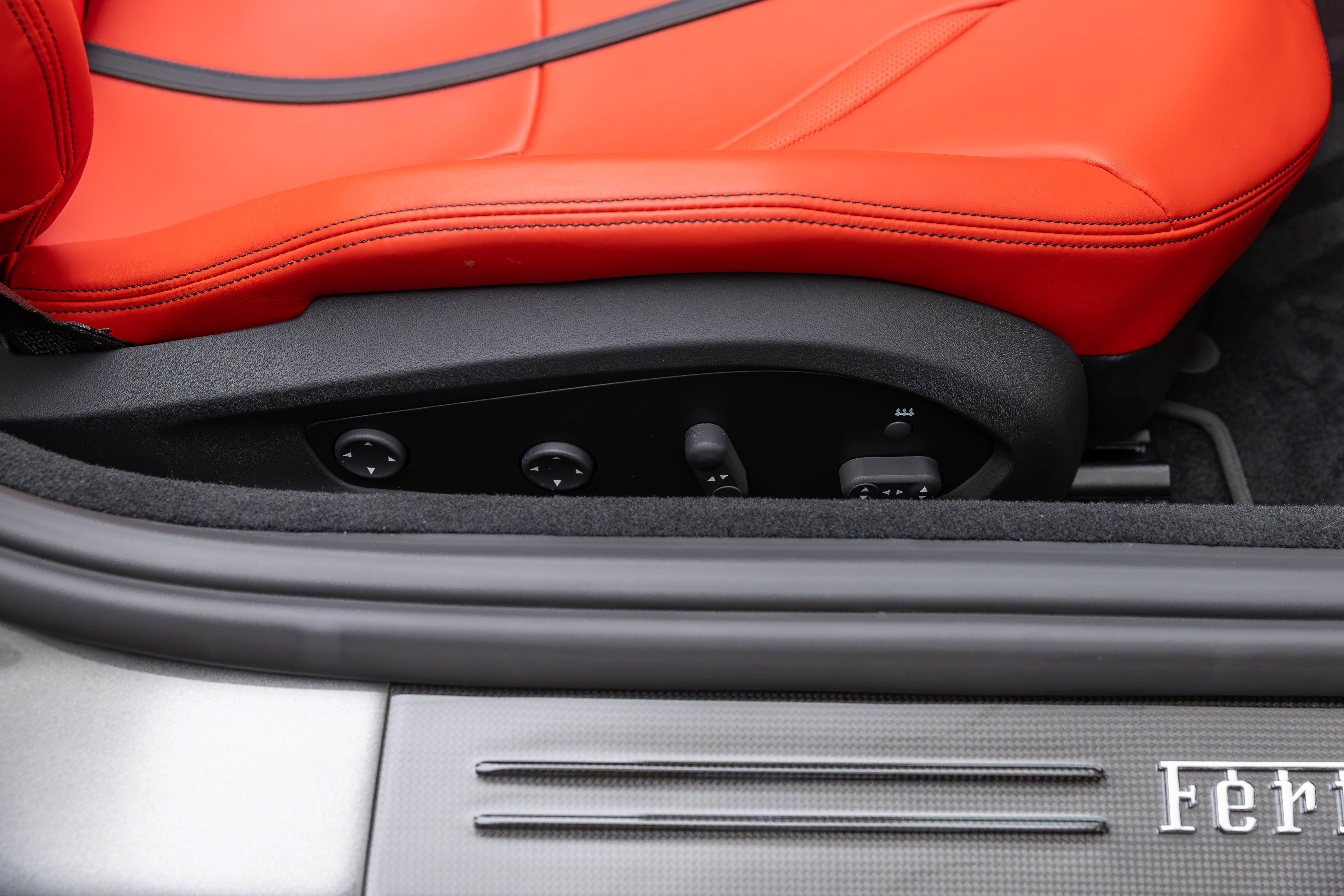 Certified 2023 Ferrari 812 GTS RWD image 40