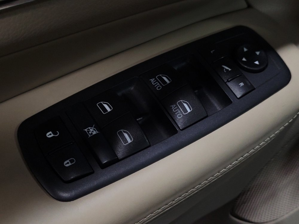 Used 2020 Jeep Grand Cherokee Overland image 27