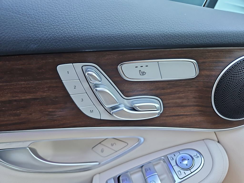 Used 2022 Mercedes-Benz GLC 300 4MATIC image 25