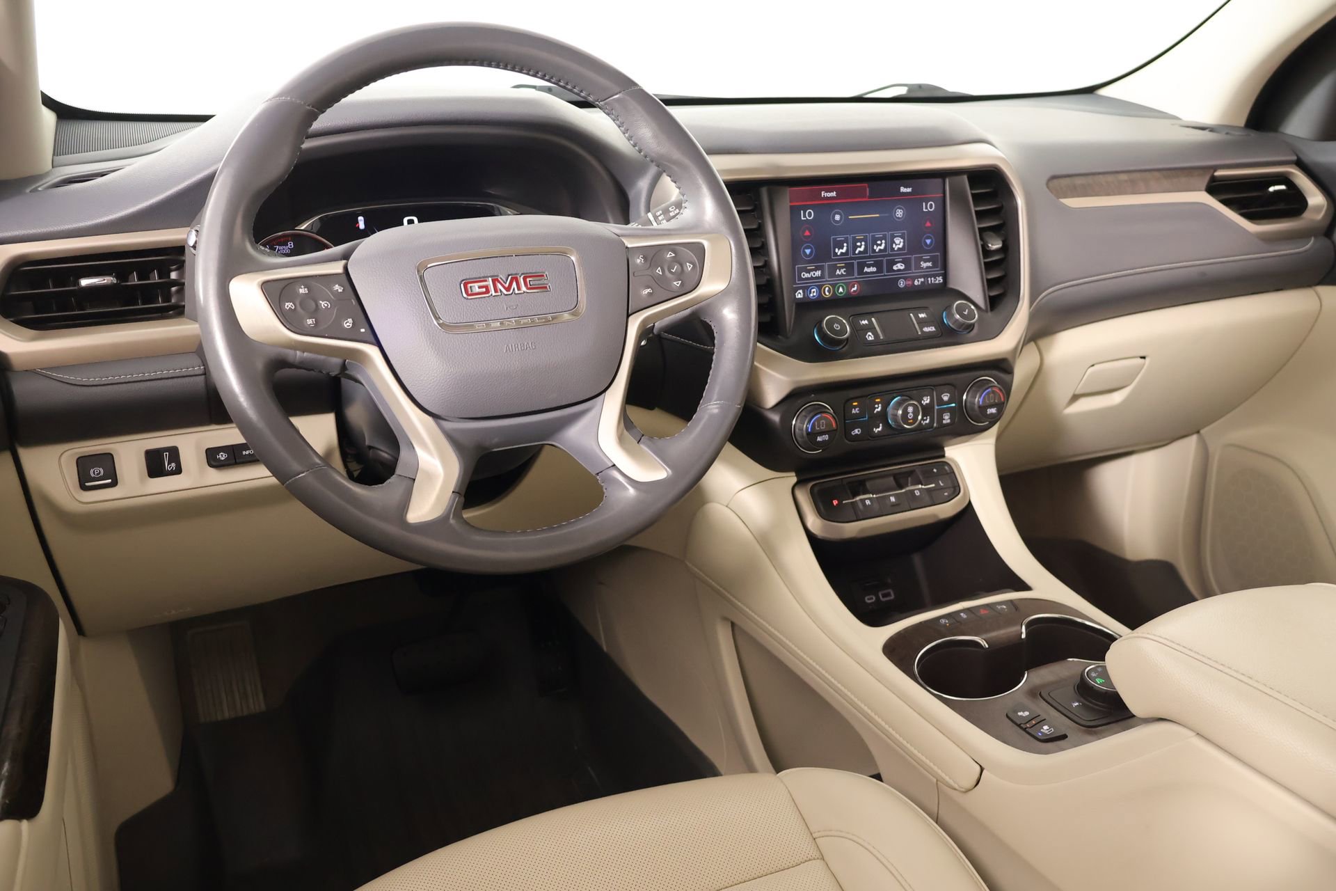 Used 2022 GMC Acadia Denali w/ Trailering Package FWD image 2