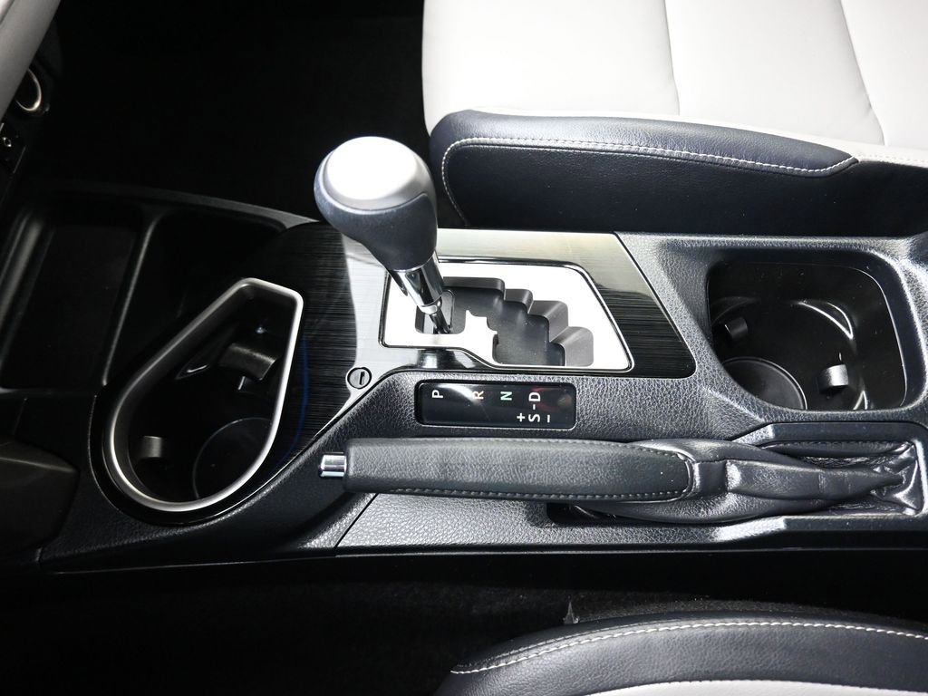 Used 2018 Toyota RAV4 Limited image 24