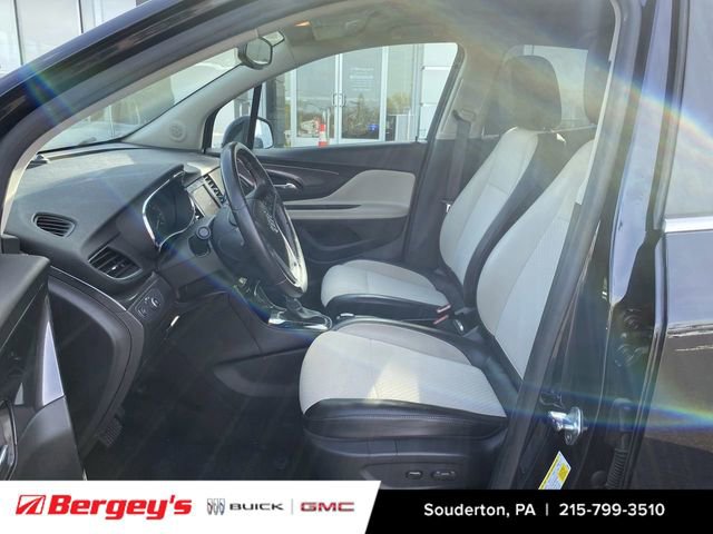 Certified 2022 Buick Encore Preferred w/ Safety Package image 9