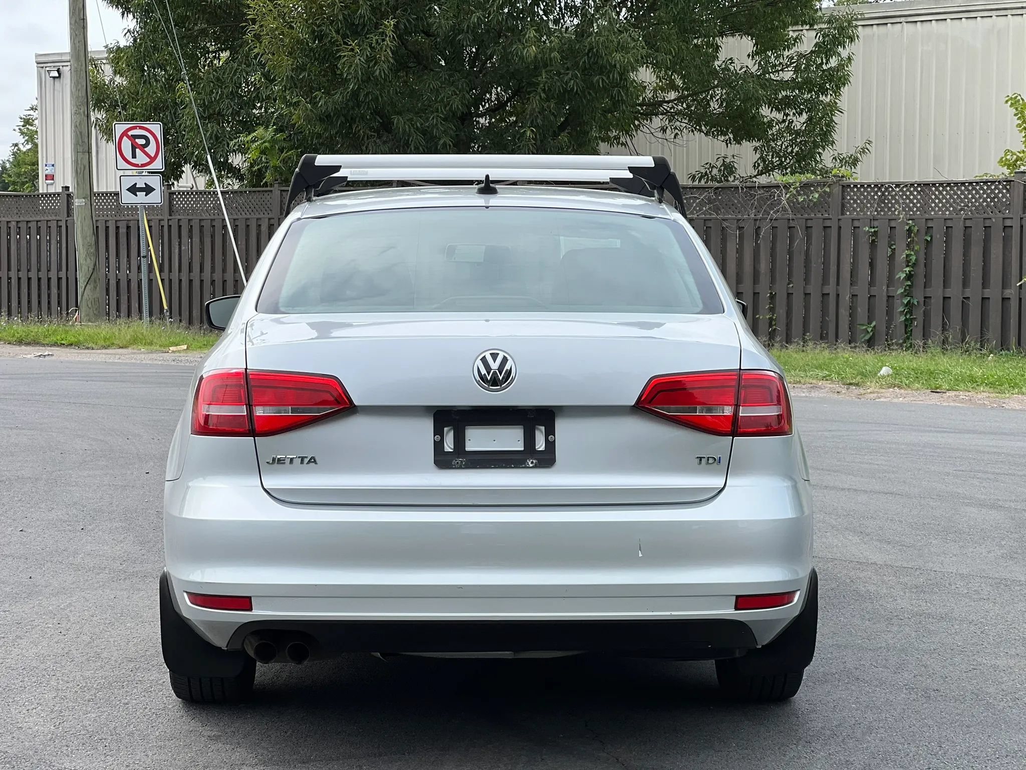 Used 2015 Volkswagen Jetta TDI S FWD image 4