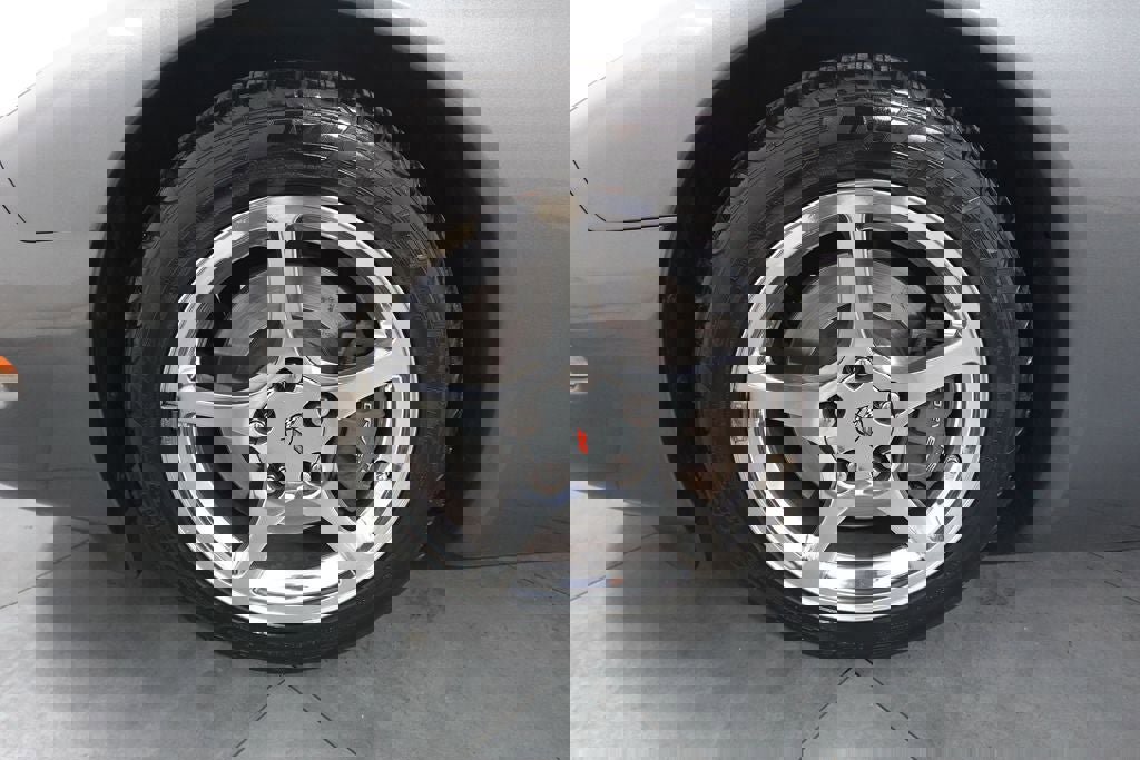 Used 2003 Chevrolet Corvette Convertible w/ Preferred Equipment Group1 image 19