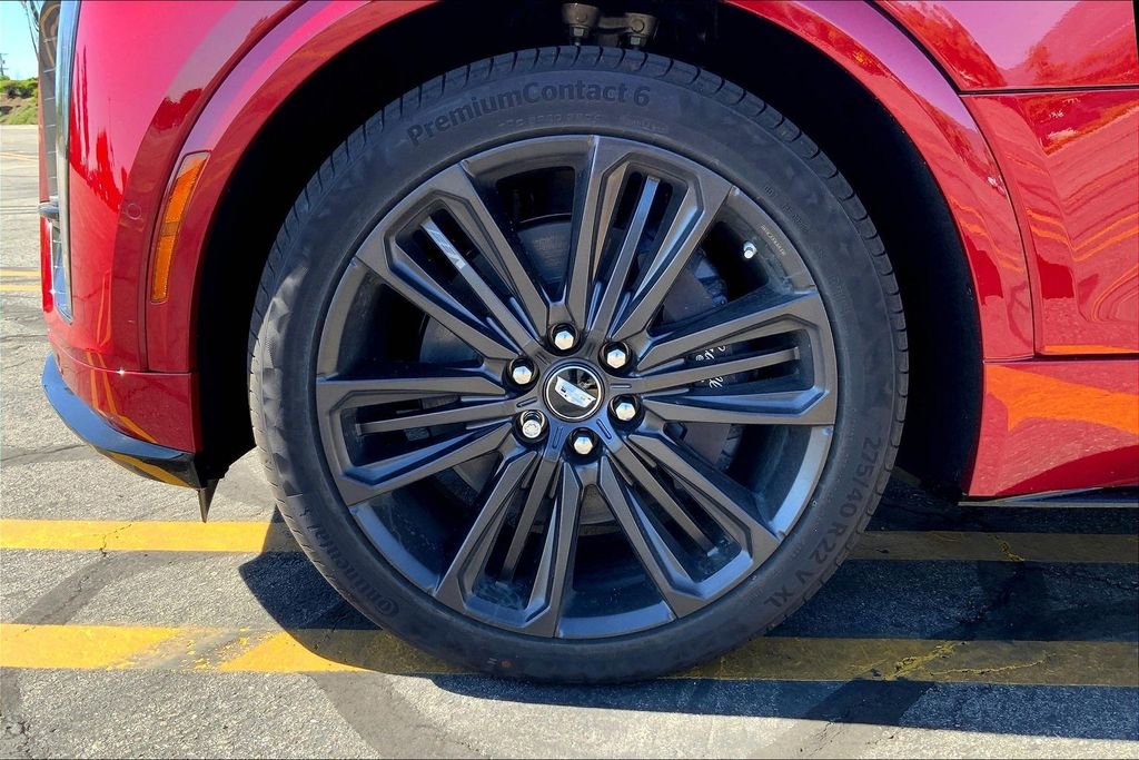 New 2026 Cadillac Lyriq V image 13