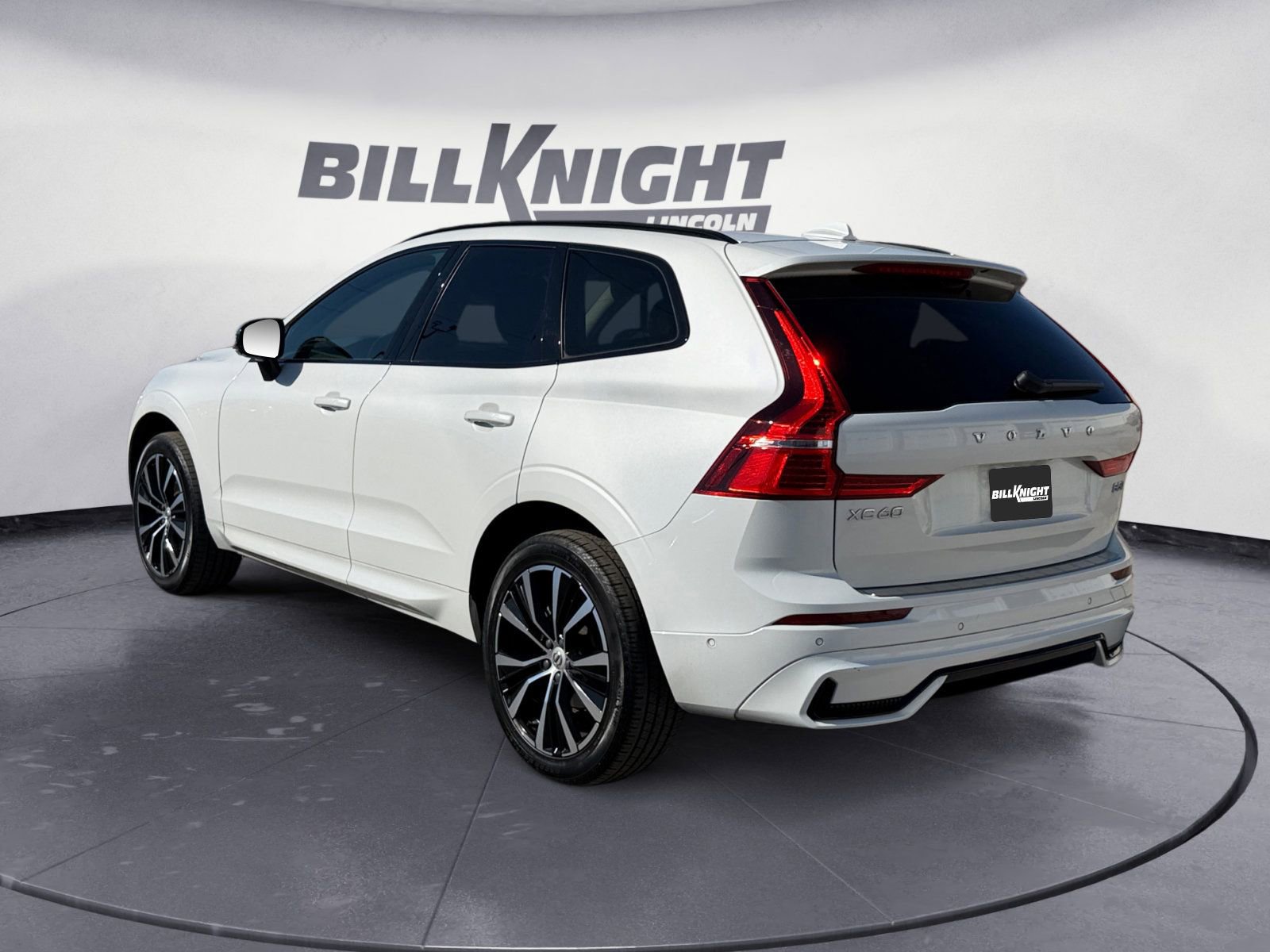 Used 2023 Volvo XC60 B5 Plus w/ Protection Package Premier image 3