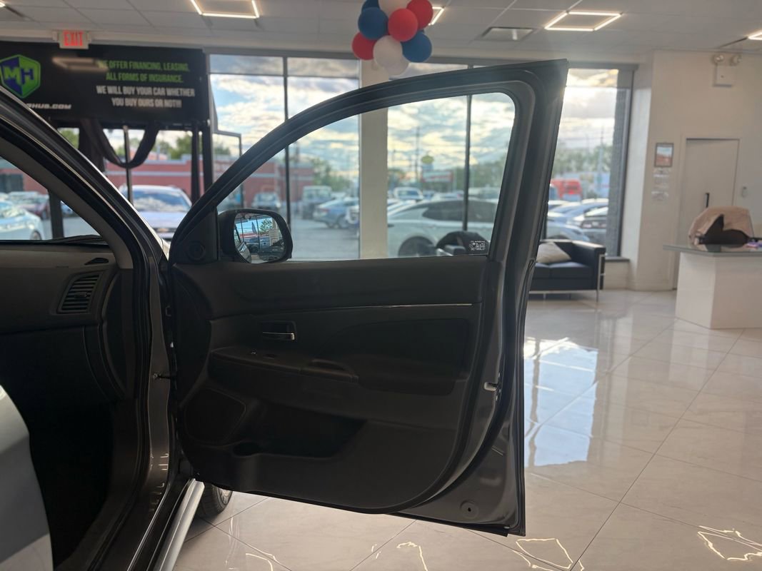 Used 2025 Mitsubishi Outlander Sport ES AWD/4WD image 34