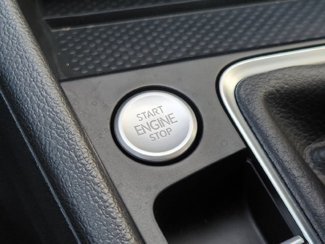 Used 2026 Volkswagen Jetta SE FWD image 8