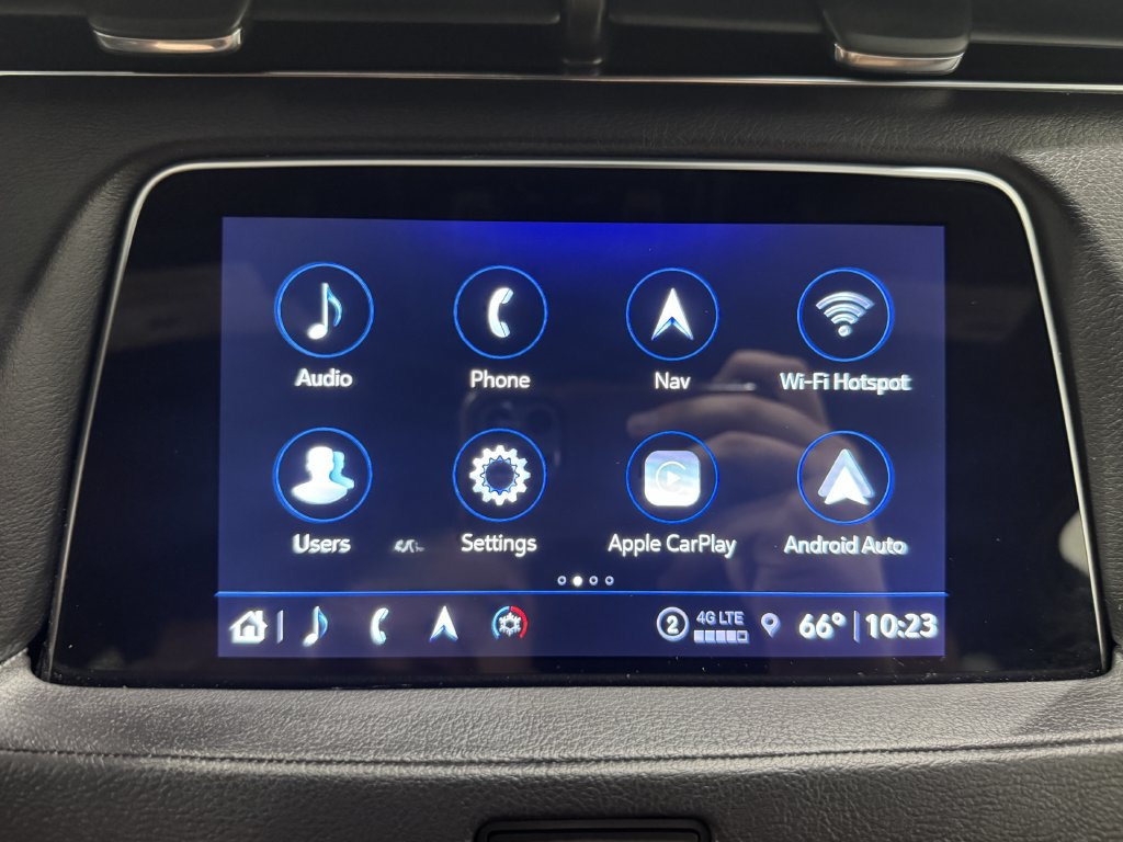 Used 2022 Cadillac XT4 Premium Luxury w/ Enhanced Visibility Package AWD/4WD image 3