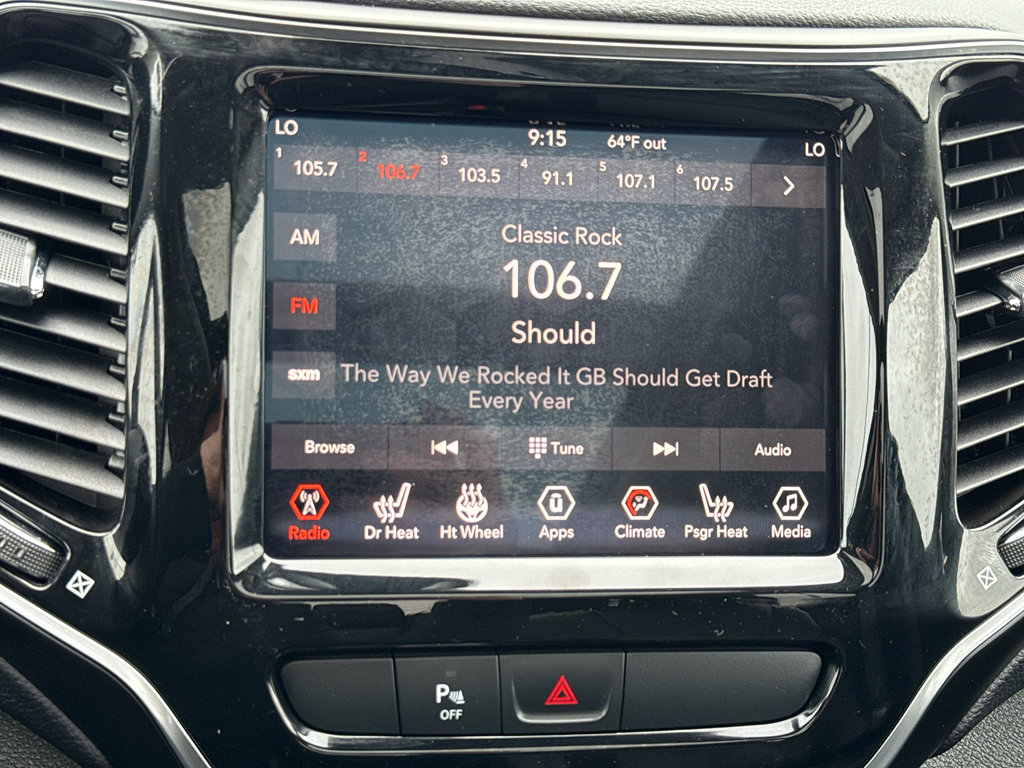 Used 2019 Jeep Cherokee Limited w/ Luxury Group AWD/4WD image 18