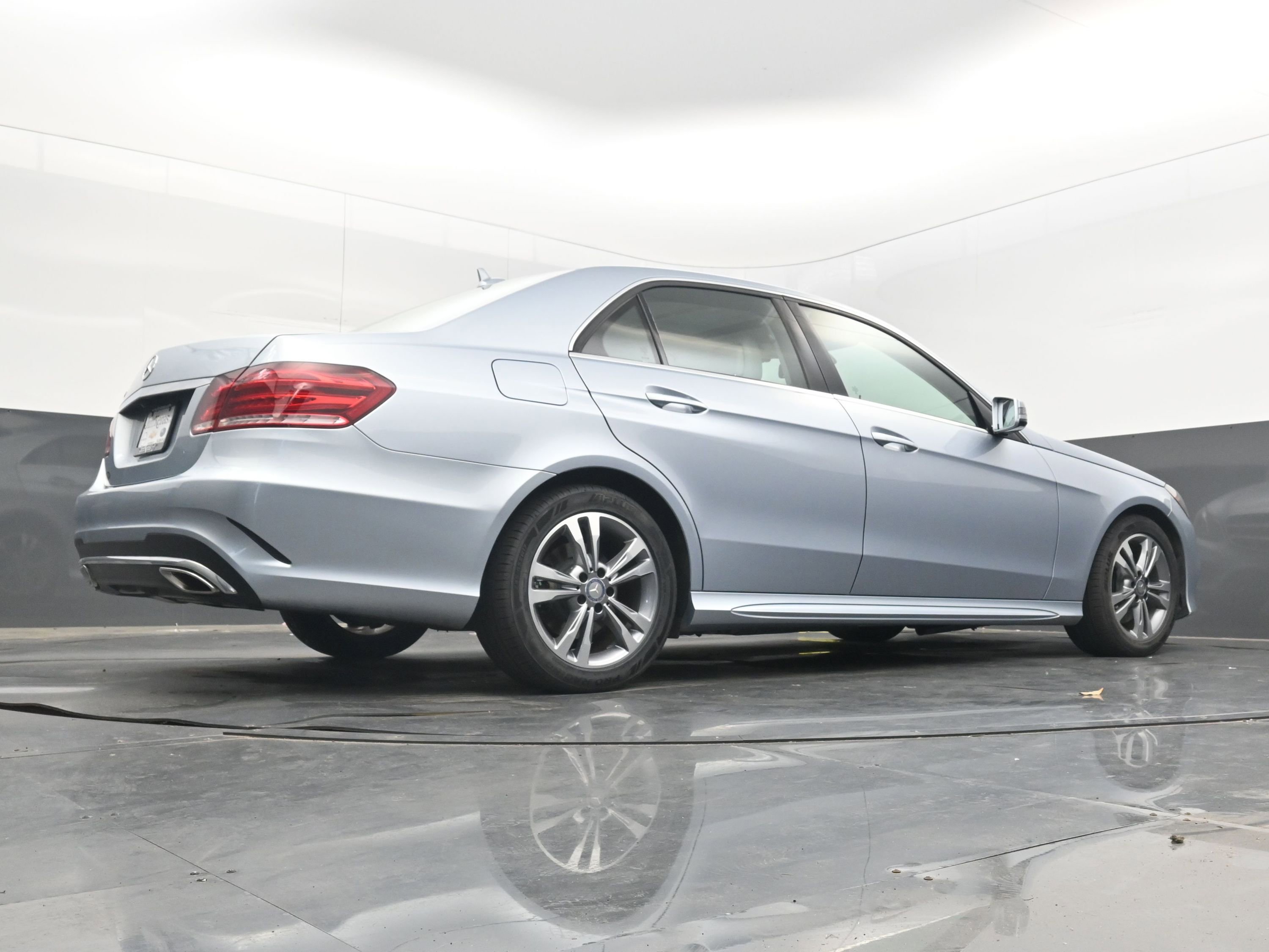 Used 2015 Mercedes-Benz E 350 Sedan image 33