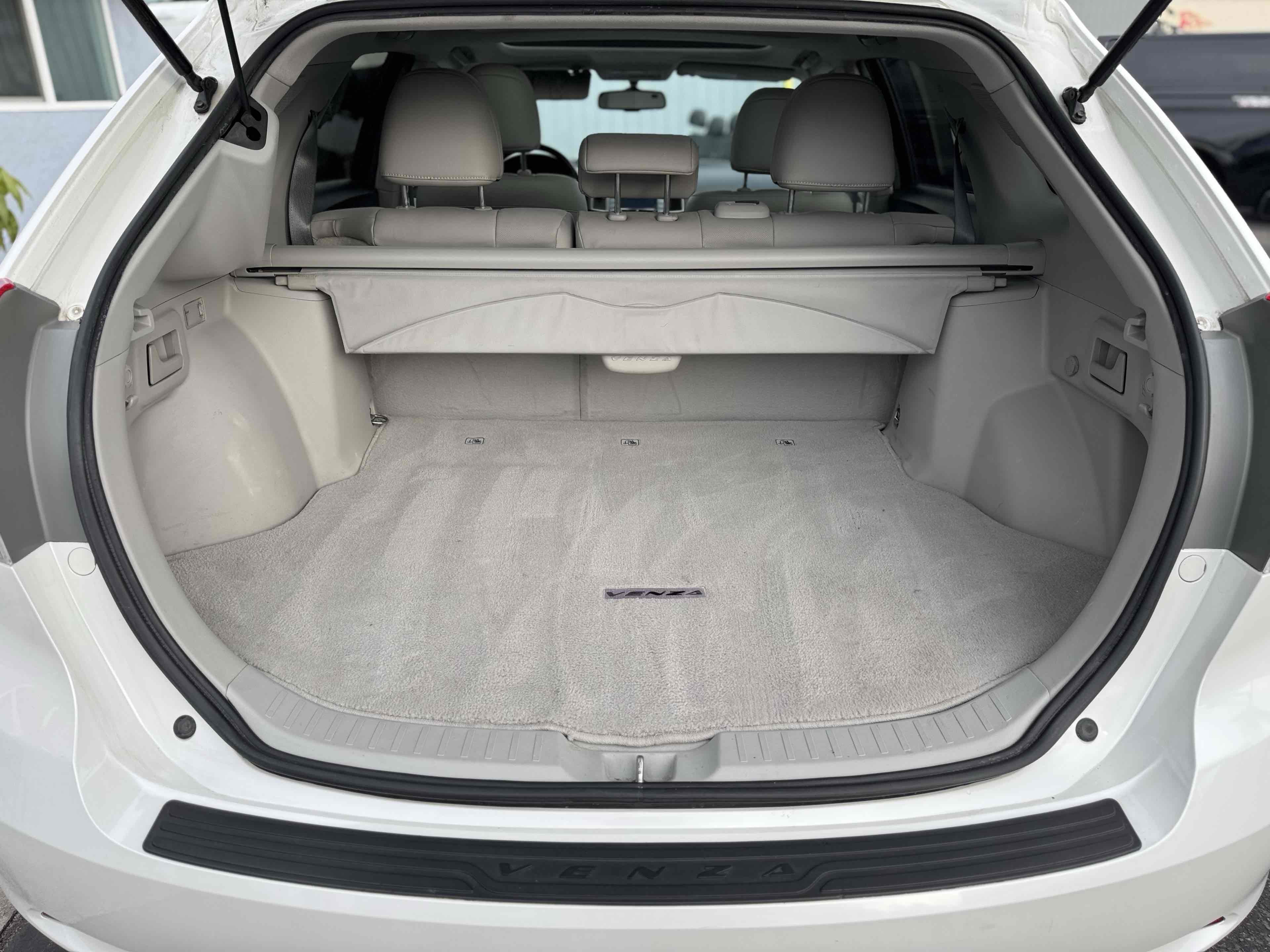 Used 2015 Toyota Venza XLE w/ XLE Premium Package image 8