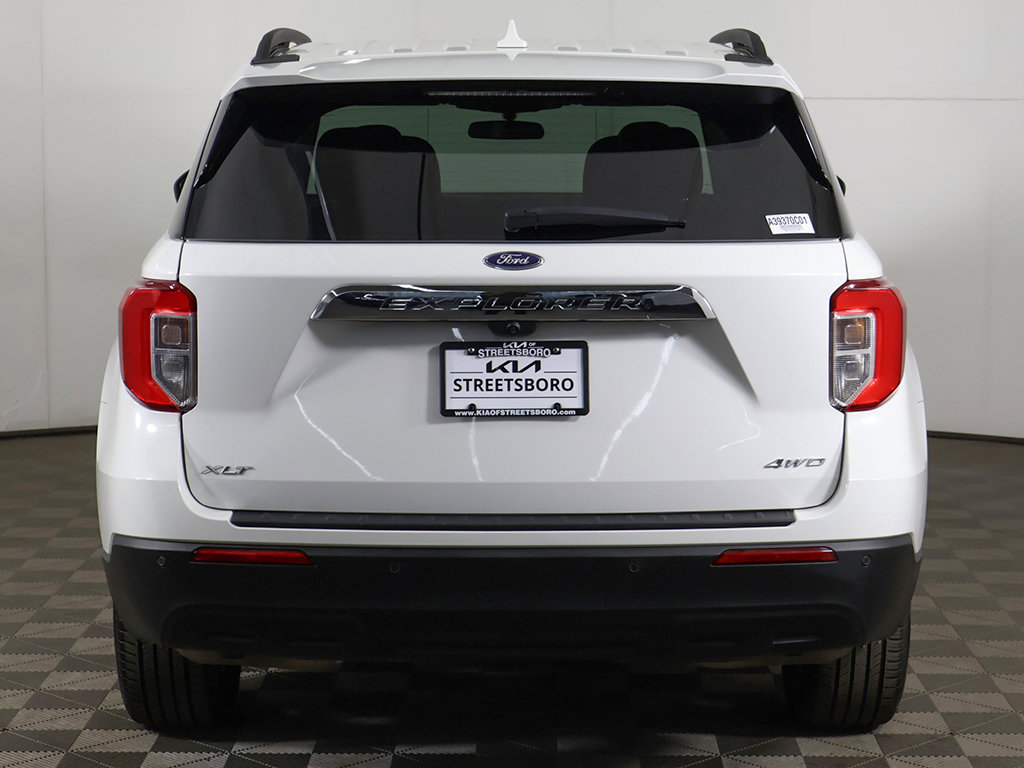 Used 2024 Ford Explorer XLT AWD/4WD image 11