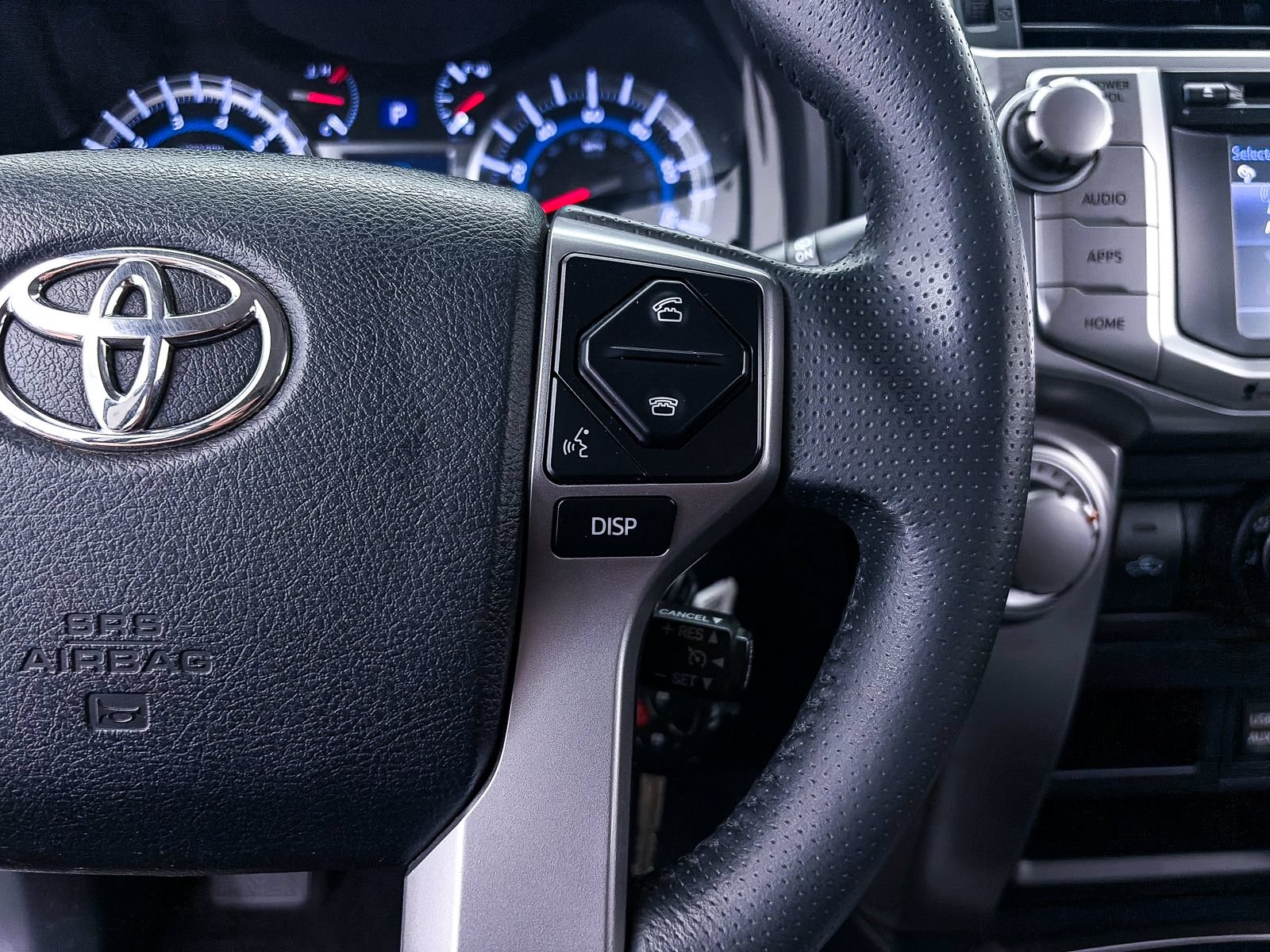 Used 2018 Toyota 4Runner SR5 AWD/4WD image 28