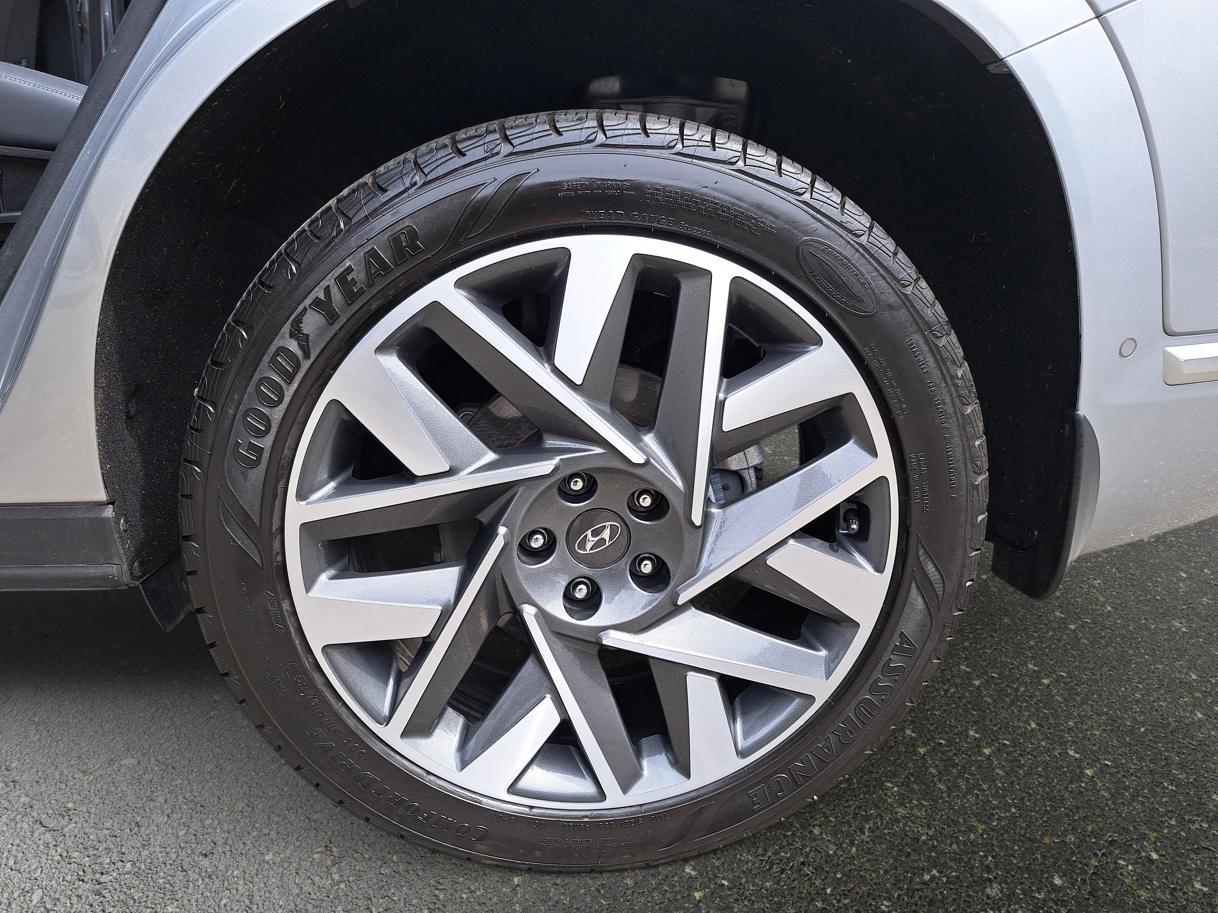 Used 2023 Hyundai Santa Fe Calligraphy FWD image 32