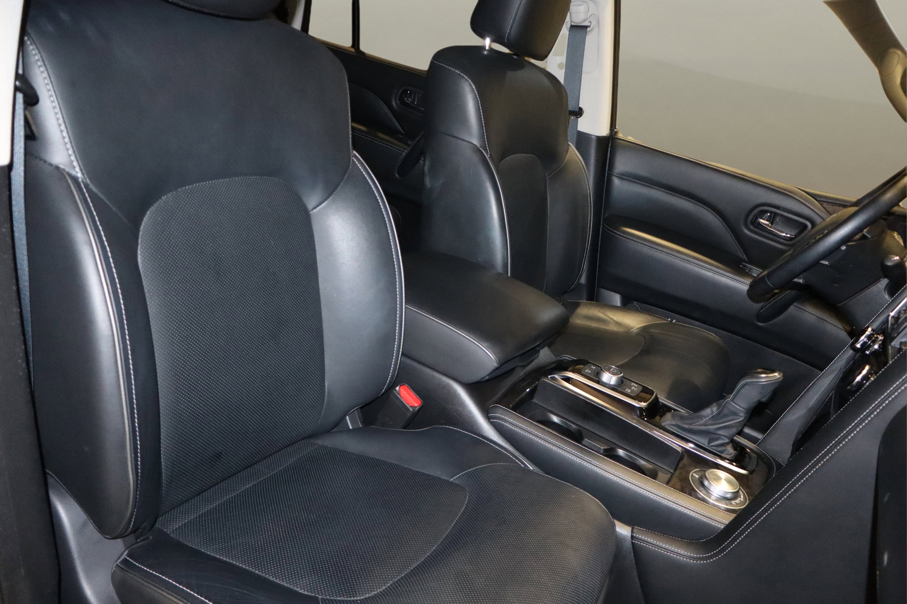 Used 2024 INFINITI QX80 Luxe image 17