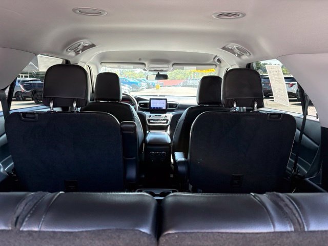 Used 2021 Ford Explorer XLT w/ Equipment Group 202A AWD/4WD image 31