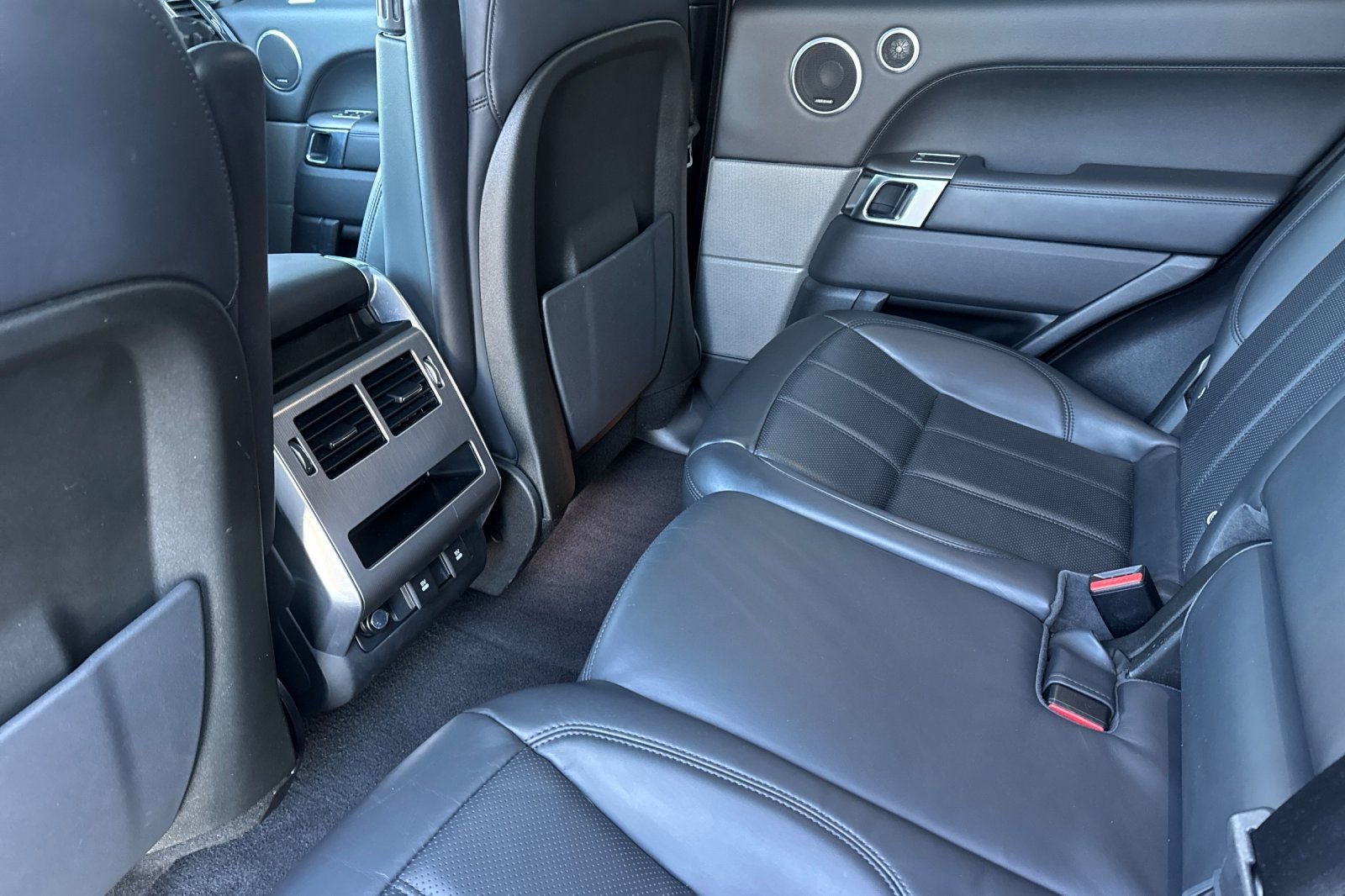 Used 2020 Land Rover Range Rover Sport HSE image 12