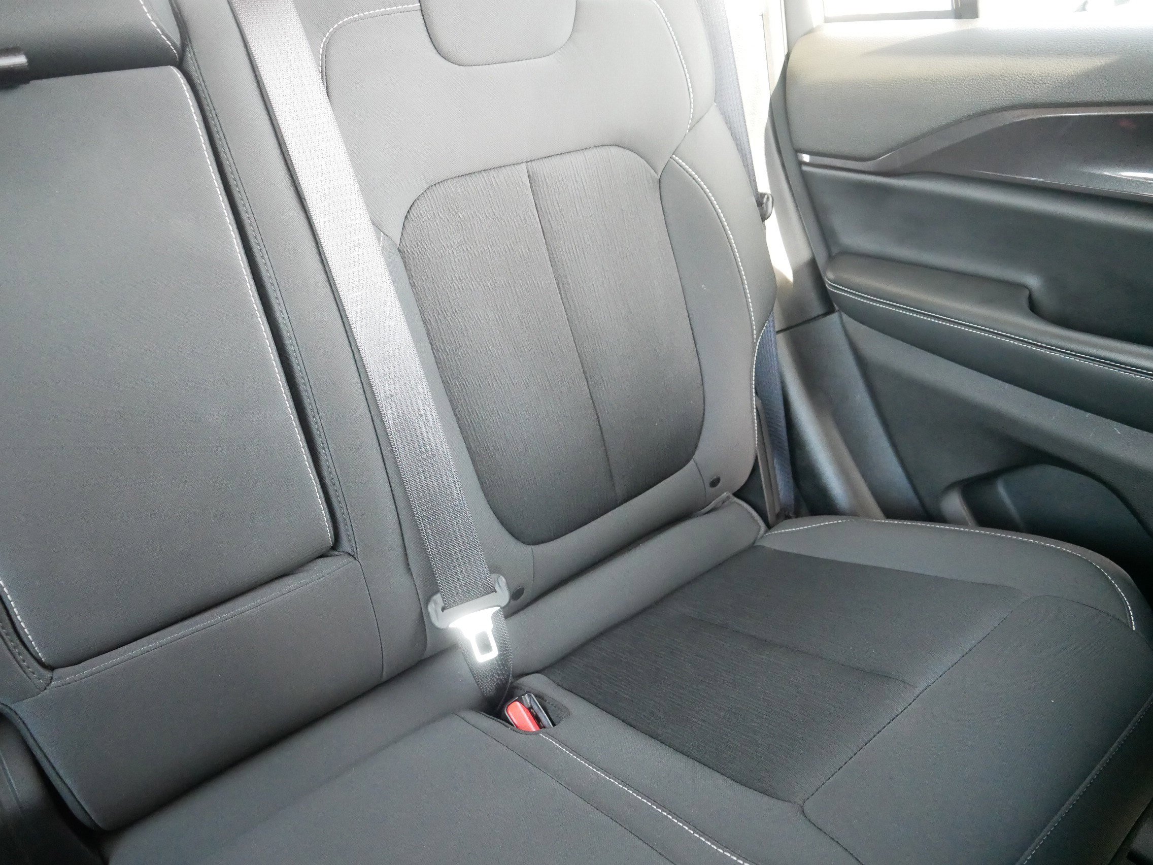 Used 2023 Jeep Grand Cherokee Laredo w/ Luxury Tech Group I image 14