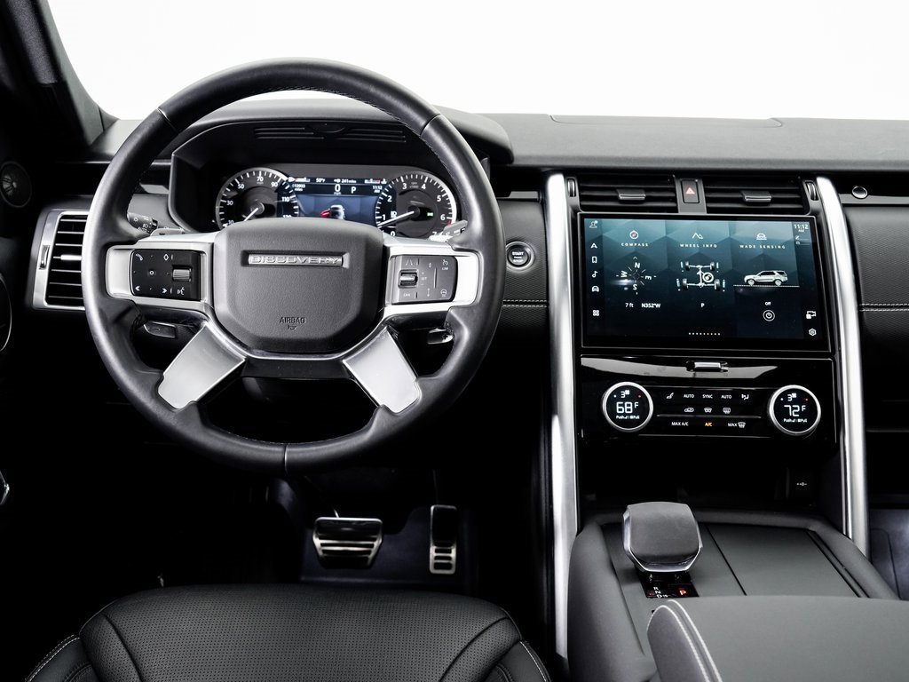 Used 2023 Land Rover Discovery S R-Dynamic image 14
