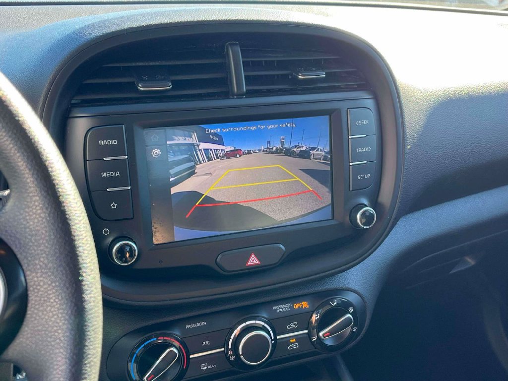 Used 2023 Kia Soul LX w/ LX Technology Package FWD image 20