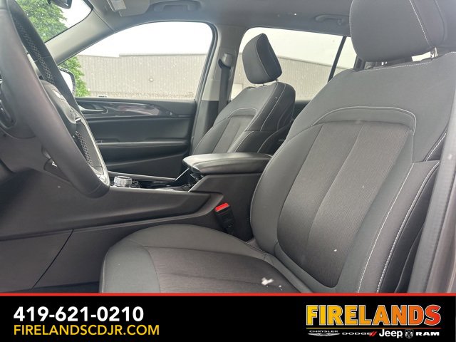 Used 2023 Jeep Grand Cherokee L Laredo w/ Luxury Tech Group I image 20