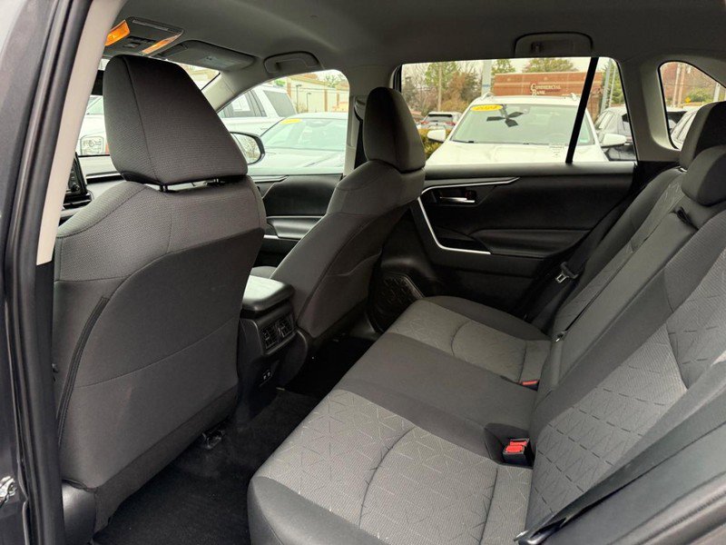Used 2021 Toyota RAV4 XLE image 12