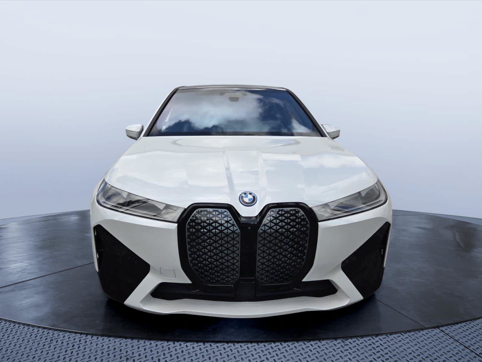 Used 2024 BMW iX xDrive50 w/ Premium Package AWD/4WD image 8