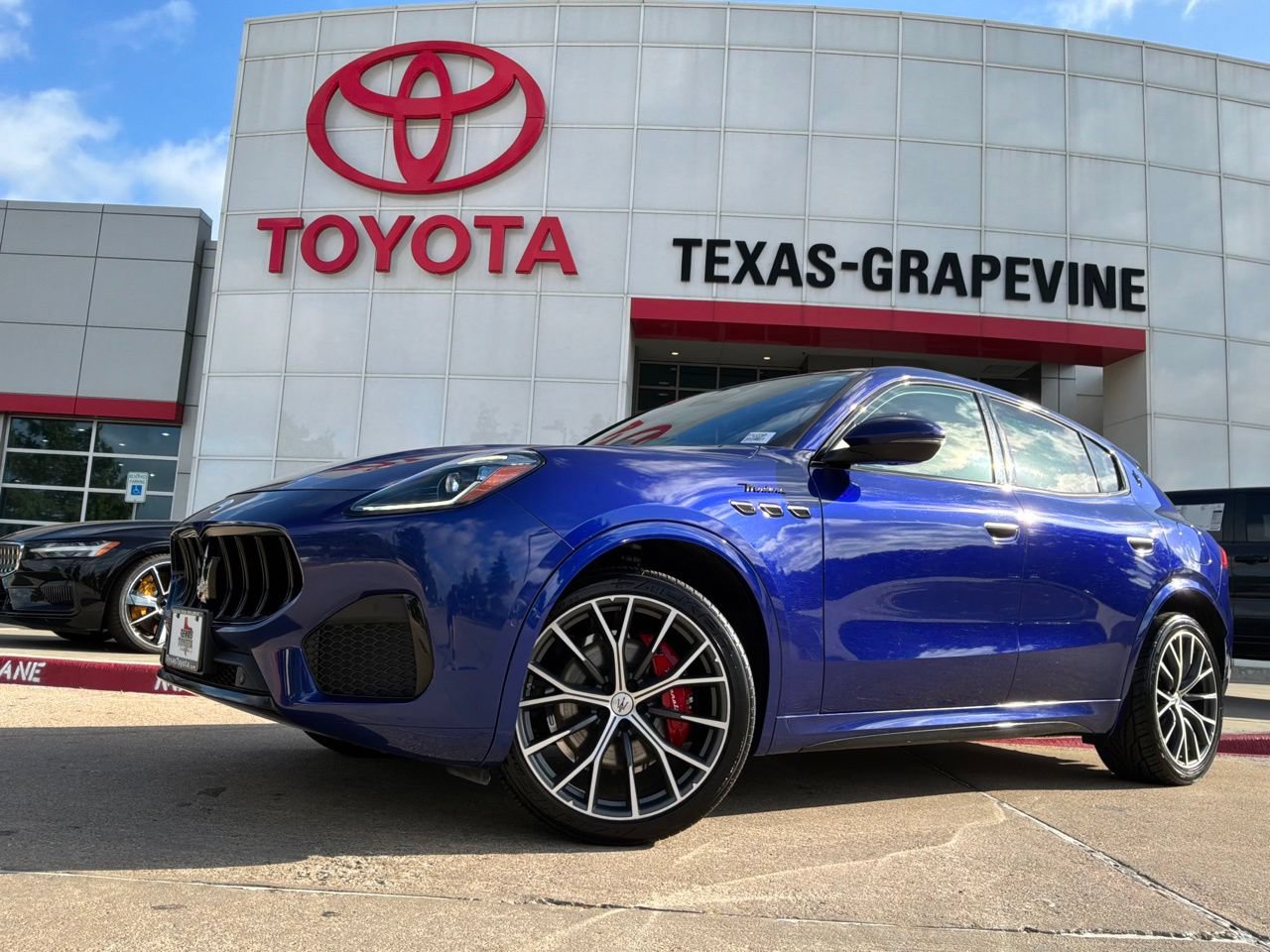 Used 2023 Maserati Grecale Modena AWD/4WD image 2