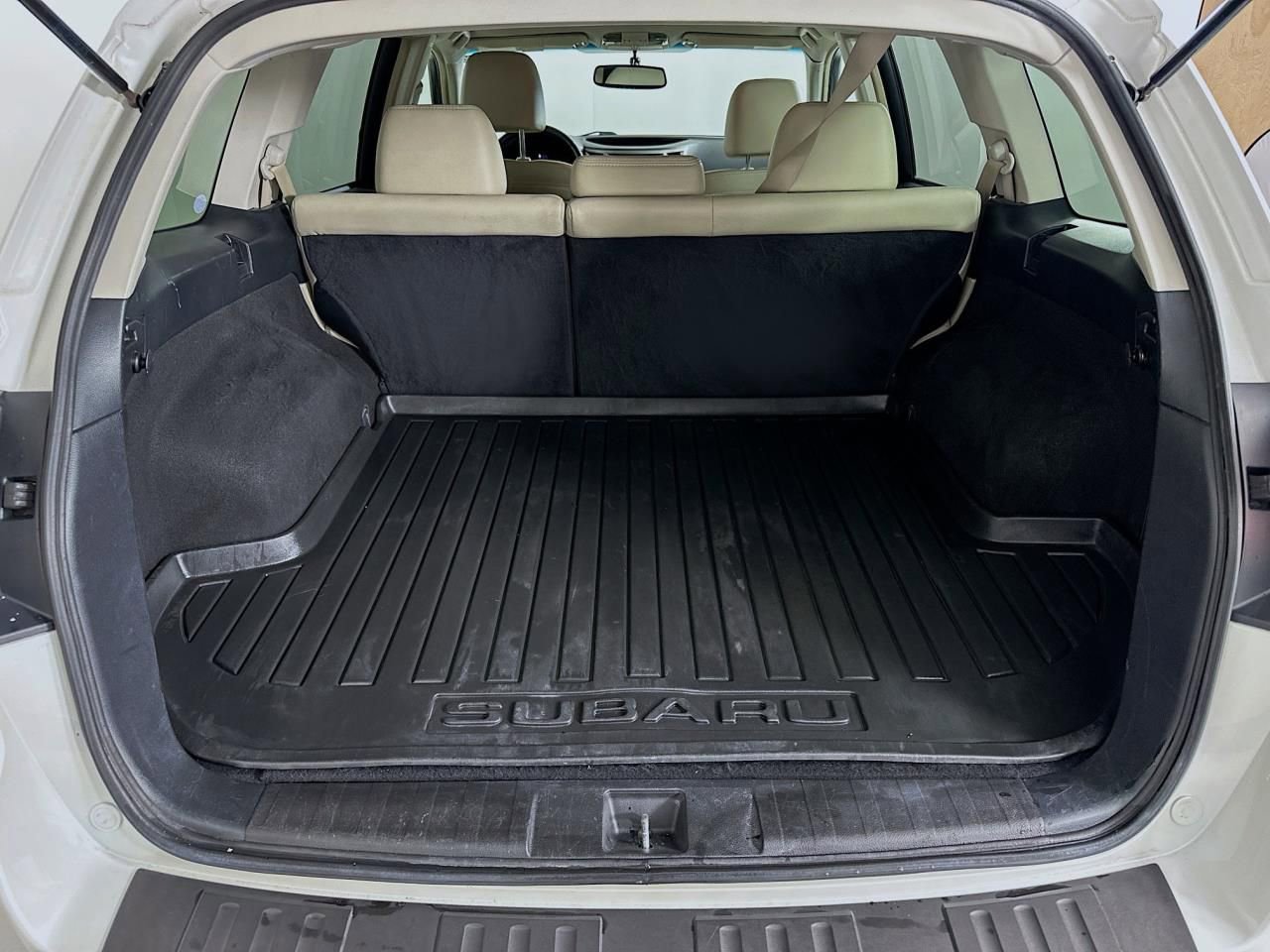 Used 2010 Subaru Outback 3.6R Limited image 39