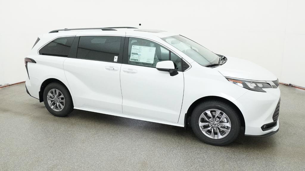New 2026 Toyota Sienna XLE FWD image 15