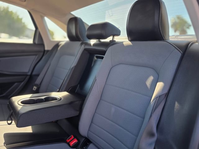 Used 2025 Volkswagen Jetta SE image 18