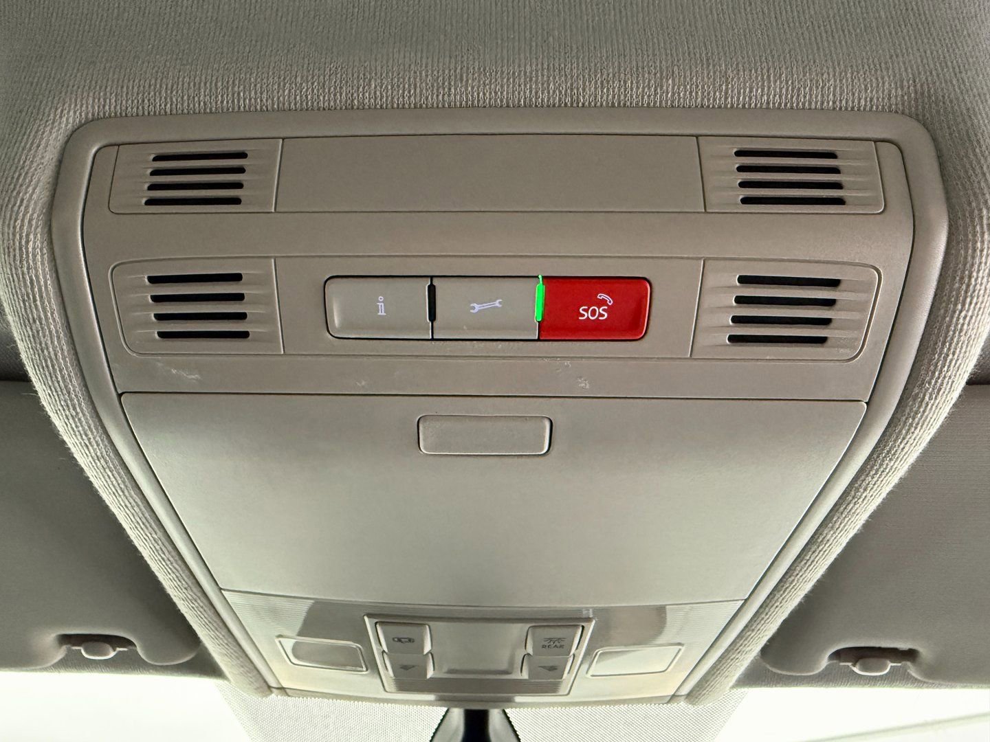 Used 2021 Volkswagen Tiguan SE image 30