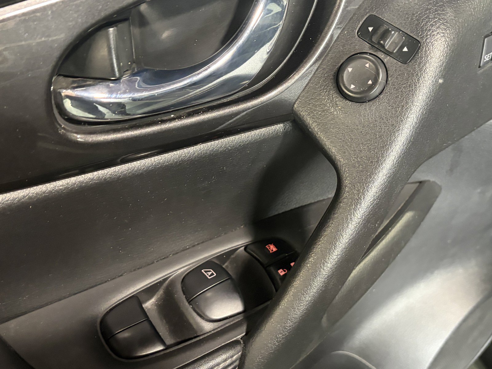 Used 2019 Nissan Rogue SV w/ Premium Package AWD/4WD image 23